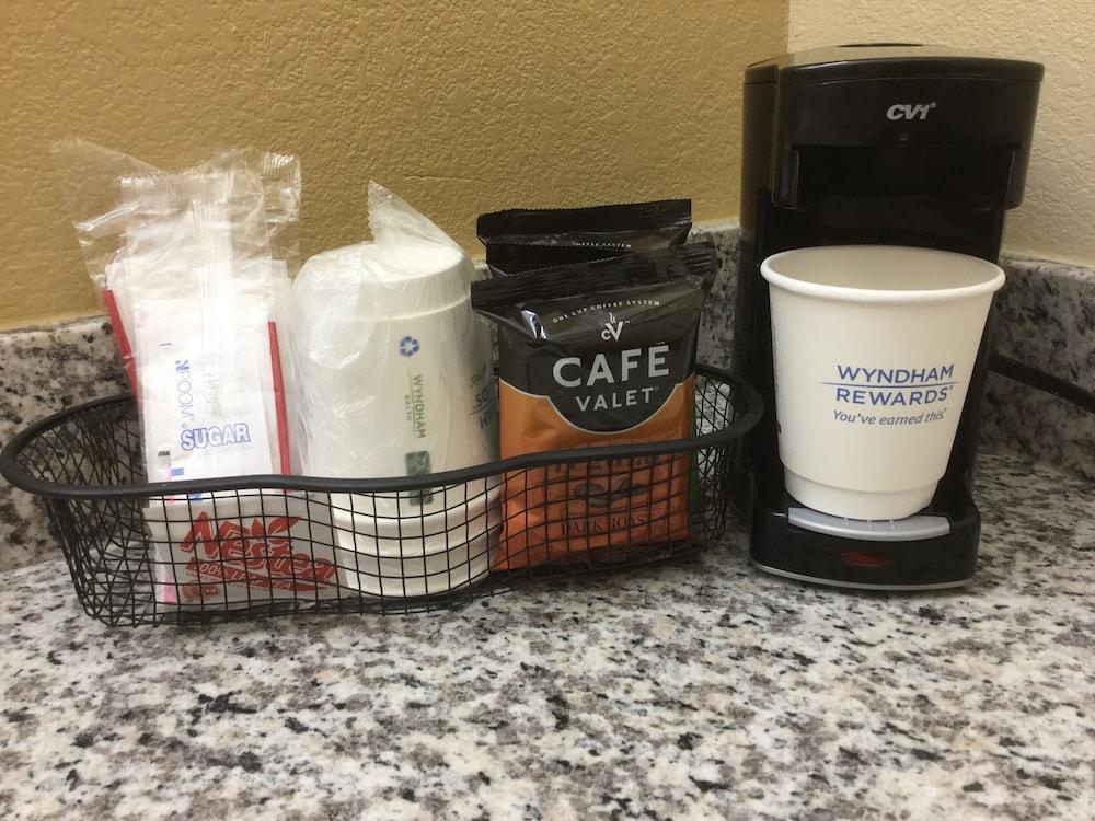 Days Inn By Wyndham Augusta Near Fort Gordon Exteriör bild